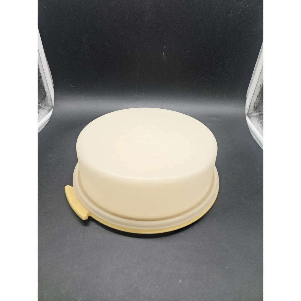 Vintage Tupperware Pie Taker Cake Keeper Harvest Gold #719 Base, #720 Seal
